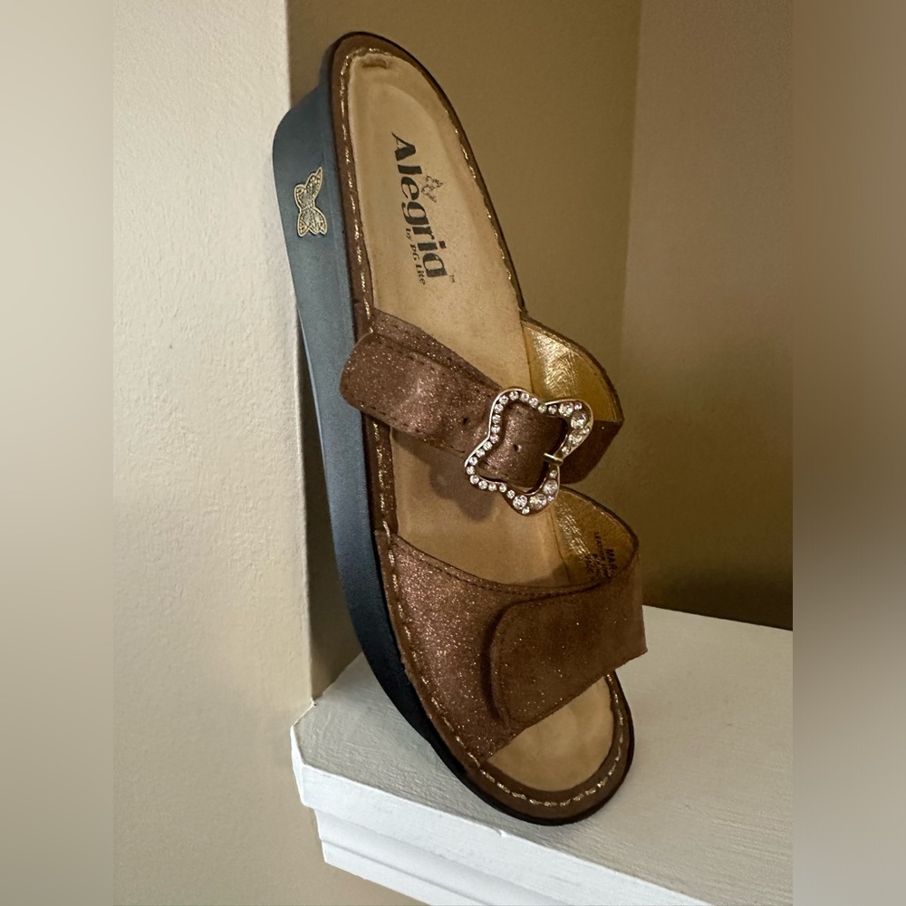 NIB VTG Algeria Mar205 Bronze Glitter Leather Sandals Sz 10.5/41 w/Original Box